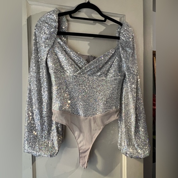 House of CB Julissa Silver Sequin Bodysuit S - Picture 2 of 7